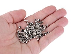 Plastové korálky mini hvězdičky, srdíčka, kostky metalické