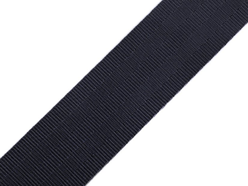 Hladký popruh s leskem šíře 38 mm