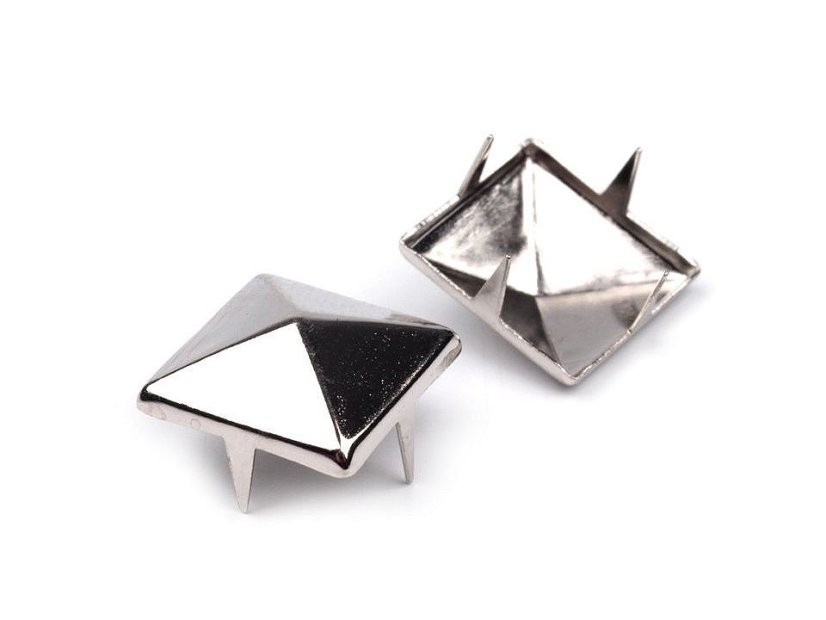 Cvočky na oblečení 12x12mm pyramida Cvočky na oblečení 12x12mm pyramida