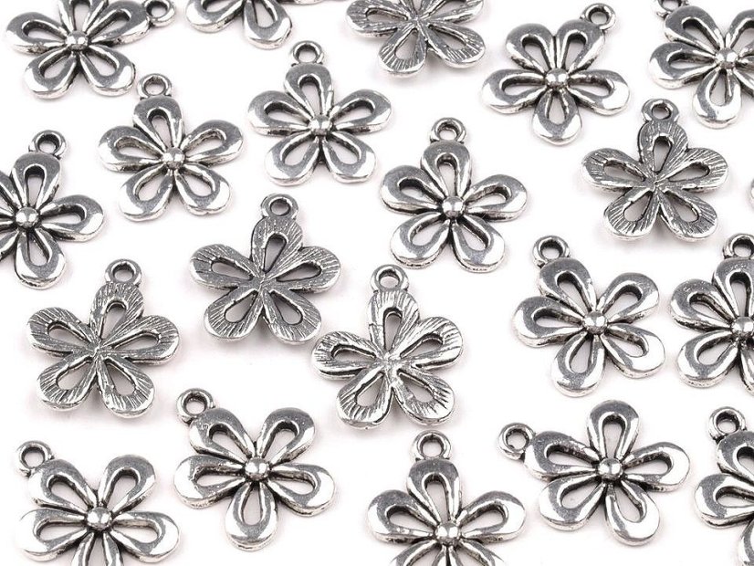 Přívěsek květ 15x18 mm