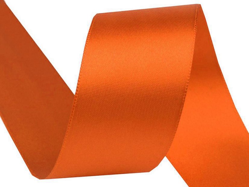Atlasová stuha oboulící šíře 40 mm