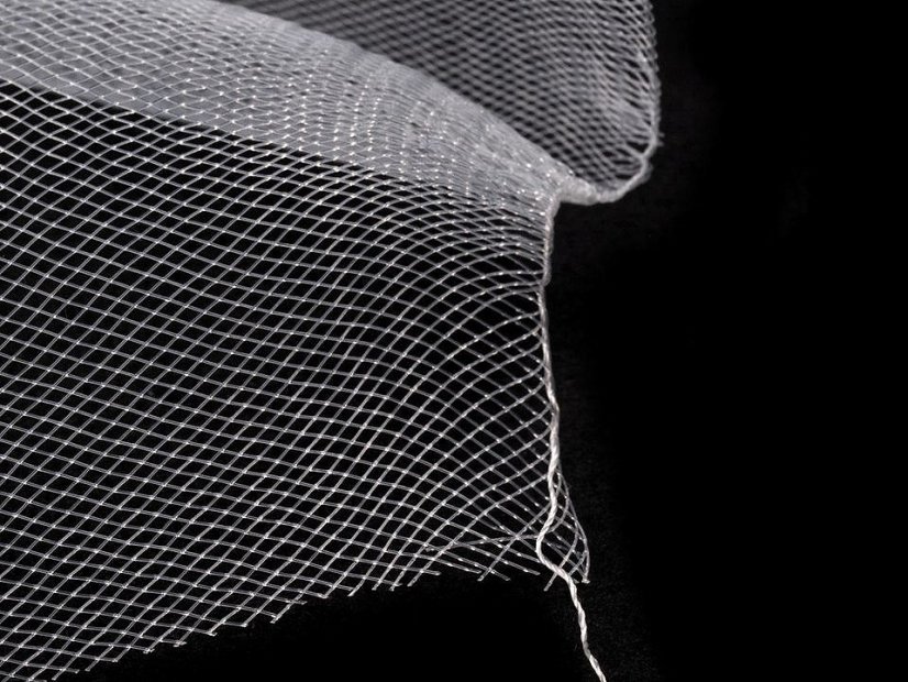 Modistická krinolína na vyztužení šatů a výrobu fascinátorů šíře 16 cm