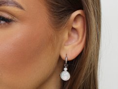 Náušnice z nerezové oceli kroužky s broušeným kamínkem a perletí