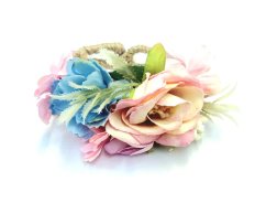 Náramek s umělými květy